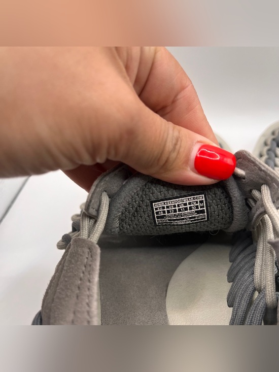 KEEN UNEEK Men’s Size 12 Classic 2 Cord Sneakers Grey/Drizzle 1027434 EUC main image 4